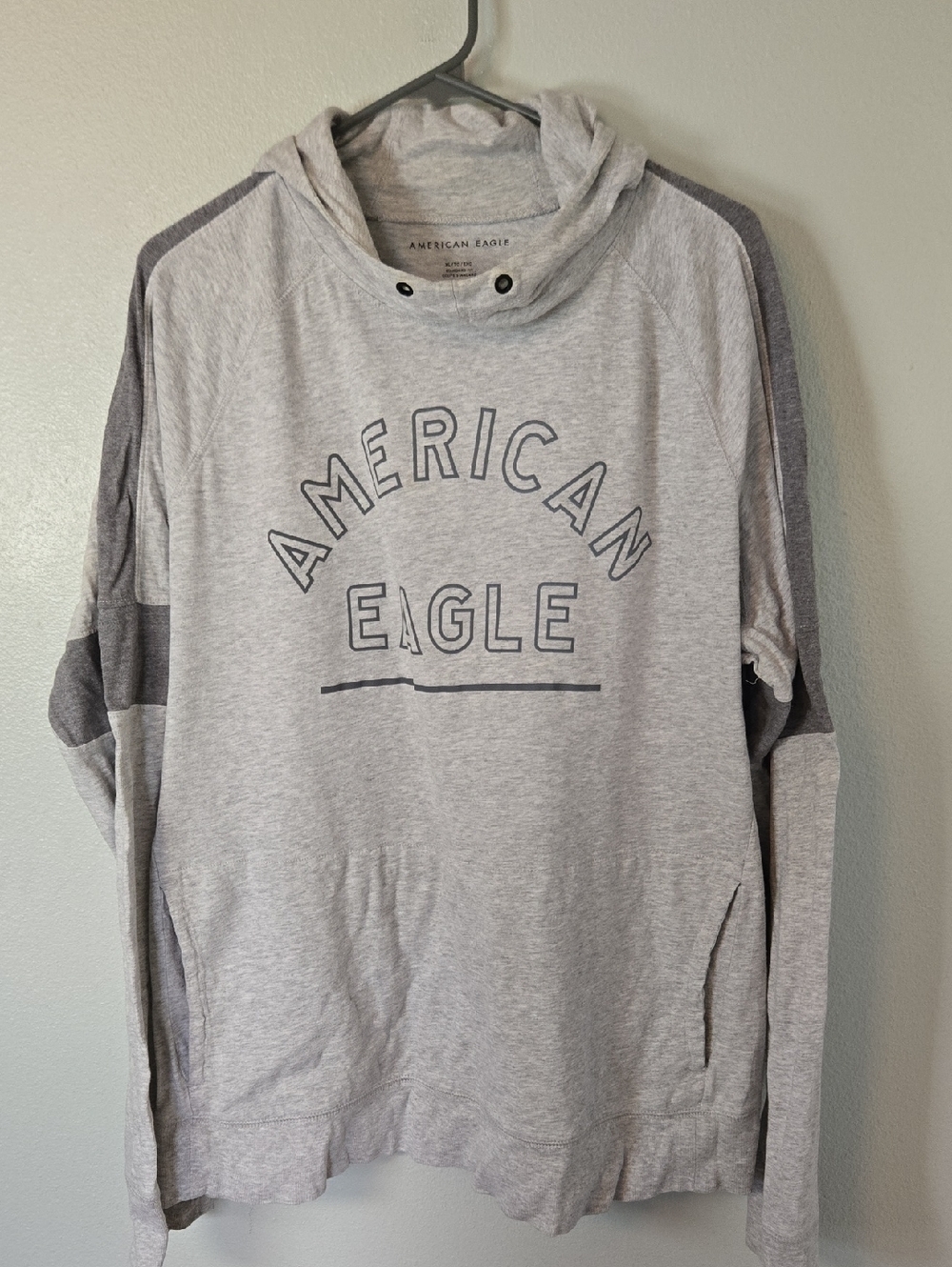 American Eagle | Gray Hoodie Size XL